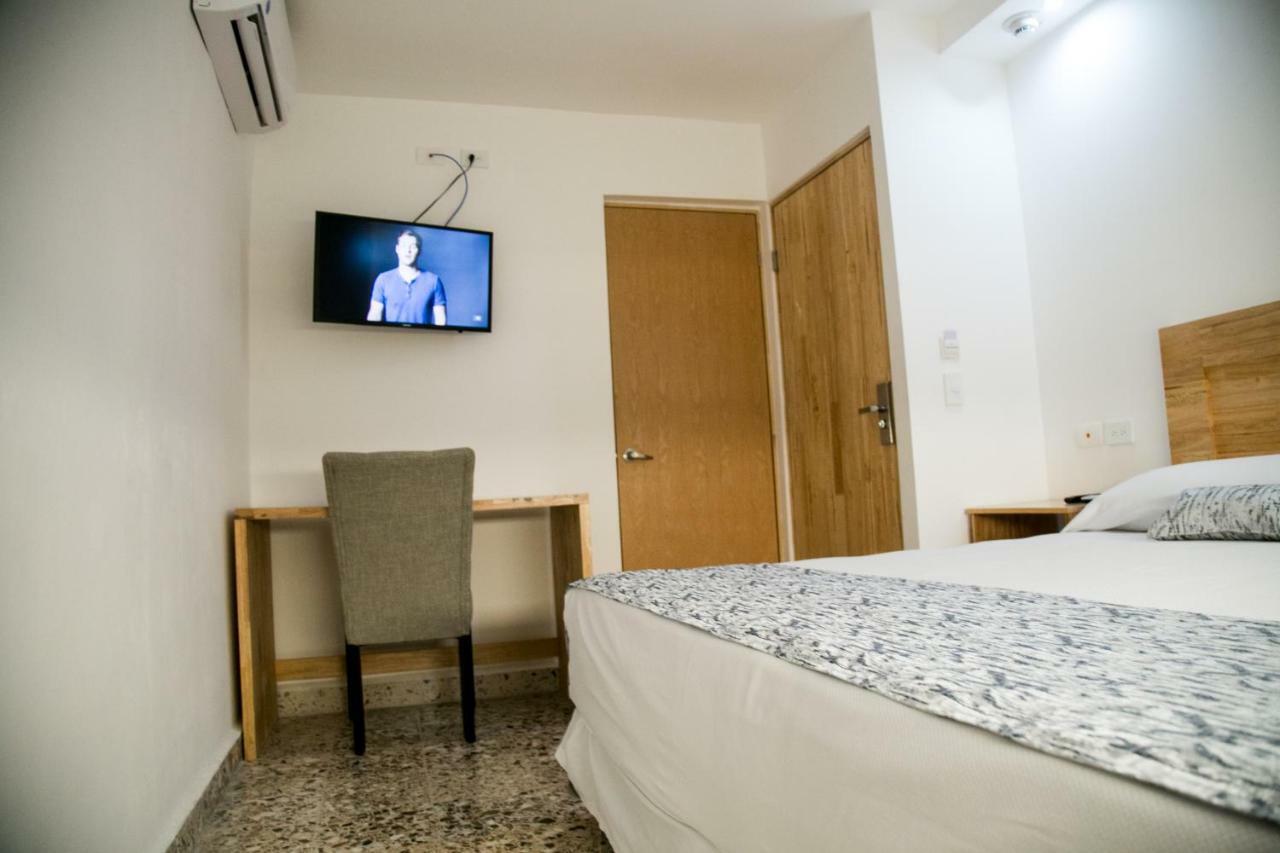 Booking 500 モンテレー エクステリア 写真