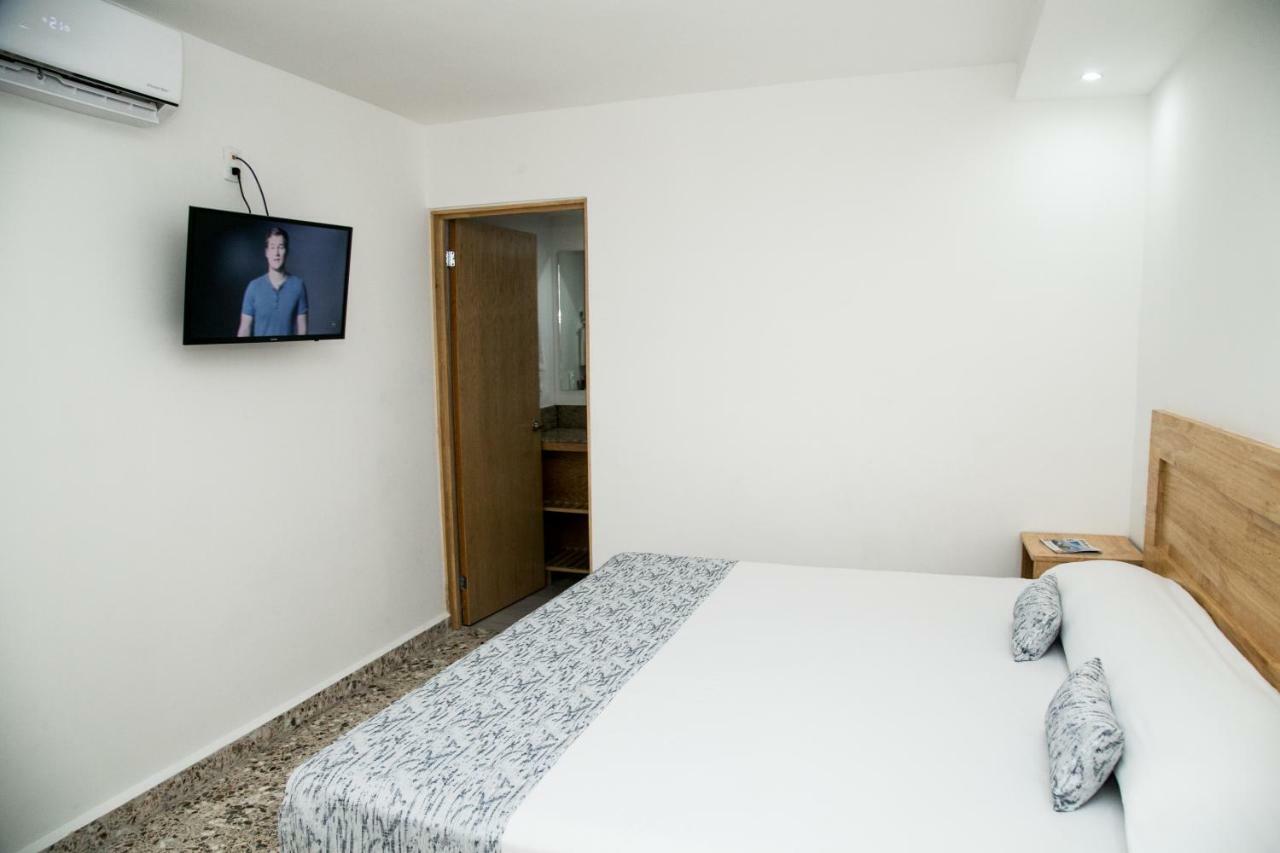 Booking 500 モンテレー エクステリア 写真