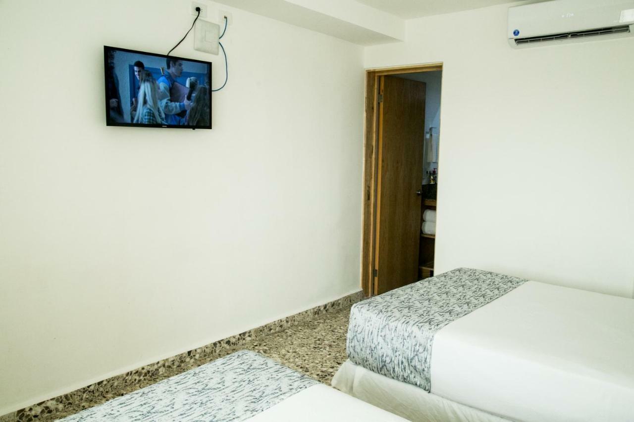 Booking 500 モンテレー エクステリア 写真