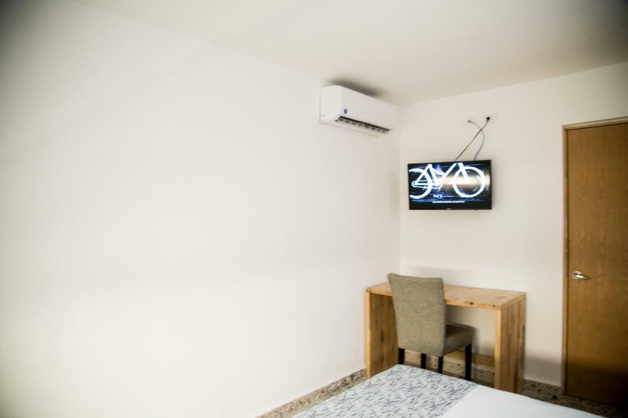 Booking 500 モンテレー エクステリア 写真